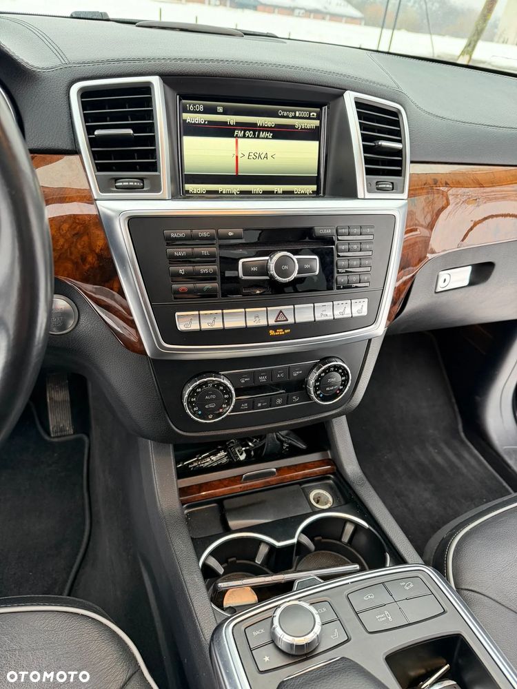 Mercedes-Benz GL 500 4Matic (BlueEFFICIENCY) 7G-TRONIC - 29