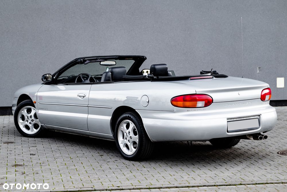 Chrysler Stratus - 10