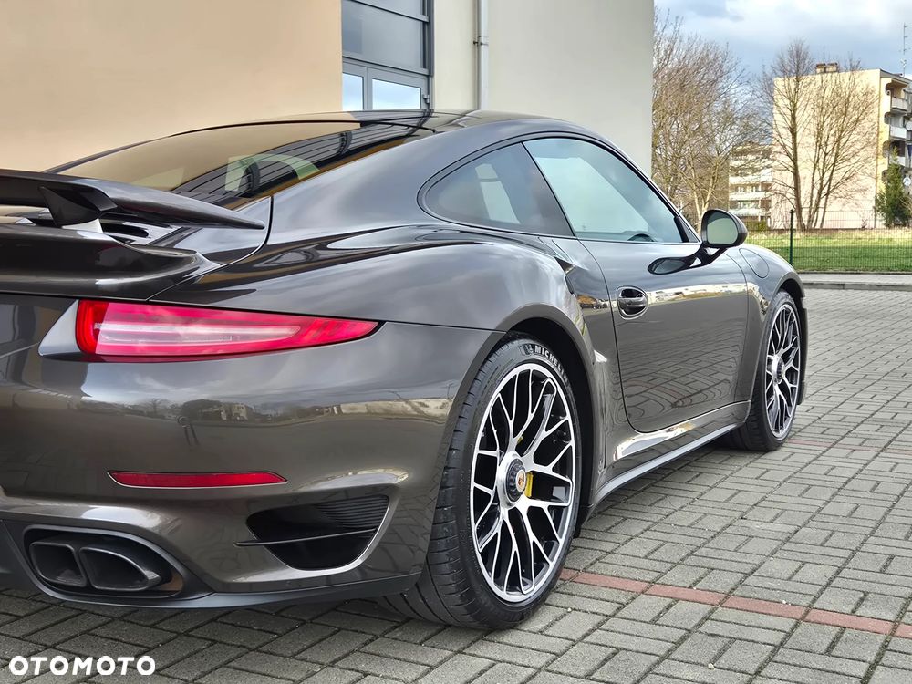 Porsche 911 Turbo S - 21