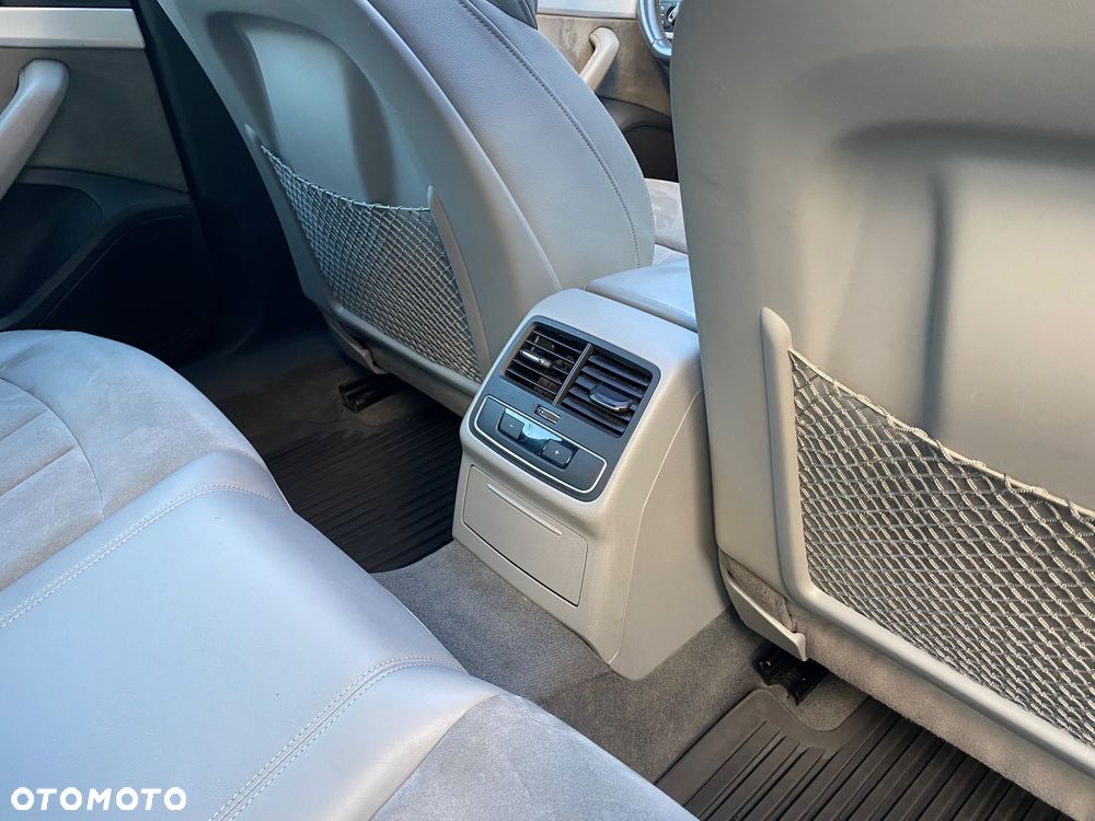Audi A4 Allroad quattro 2.0 TDI S tronic - 25