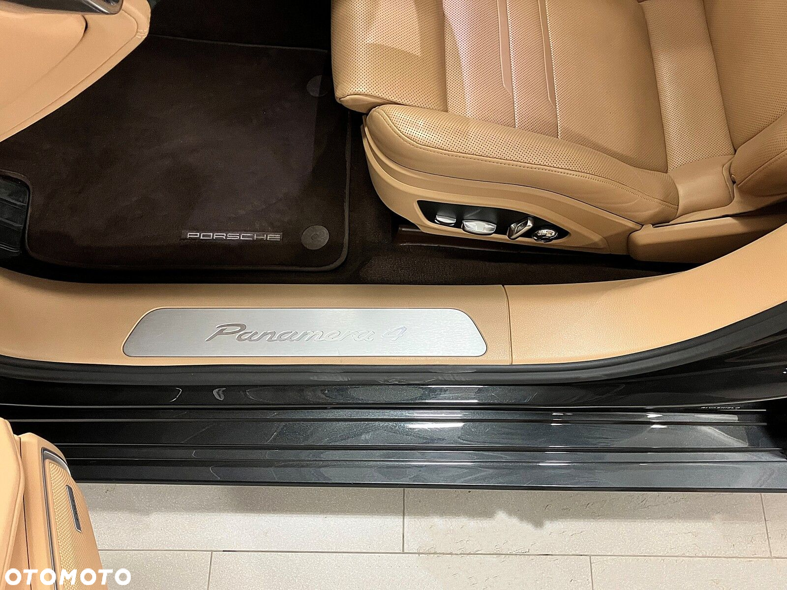 Porsche Panamera - 25