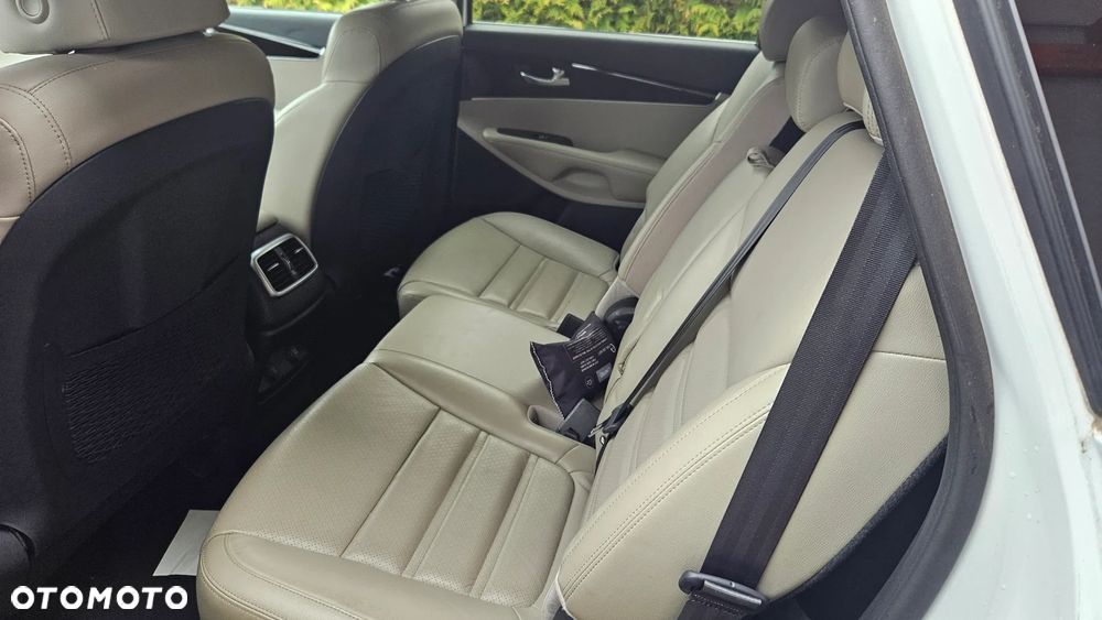 Kia Sorento - 9