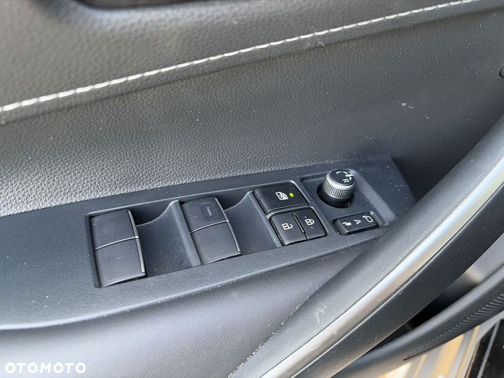 Toyota Corolla 1.8 Hybrid Style - 18