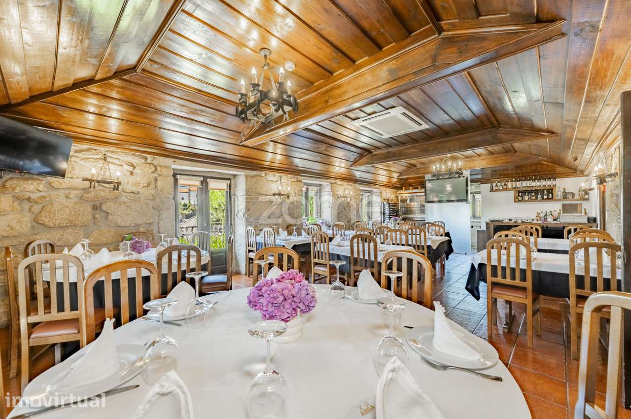 Moradia com Restaurante e Alojamento Local - Póvoa de Lanhoso