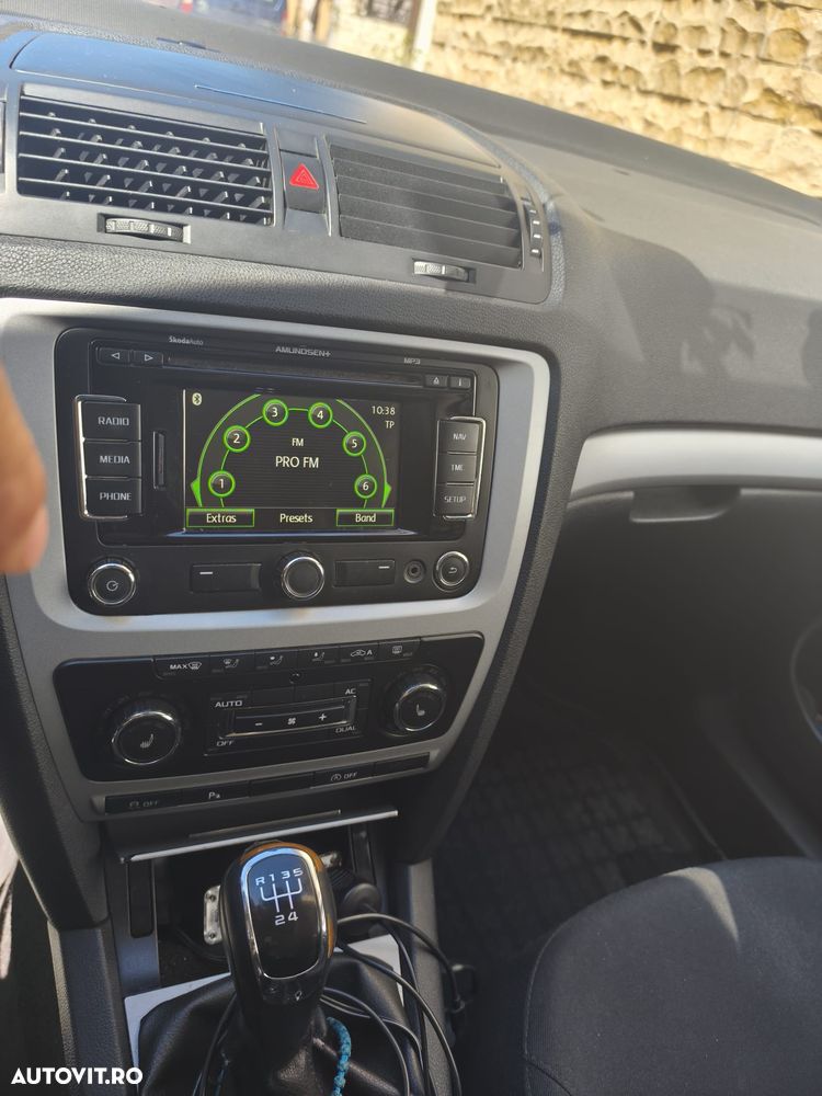 Skoda Octavia 1.6 TDI DPF Elegance - 8