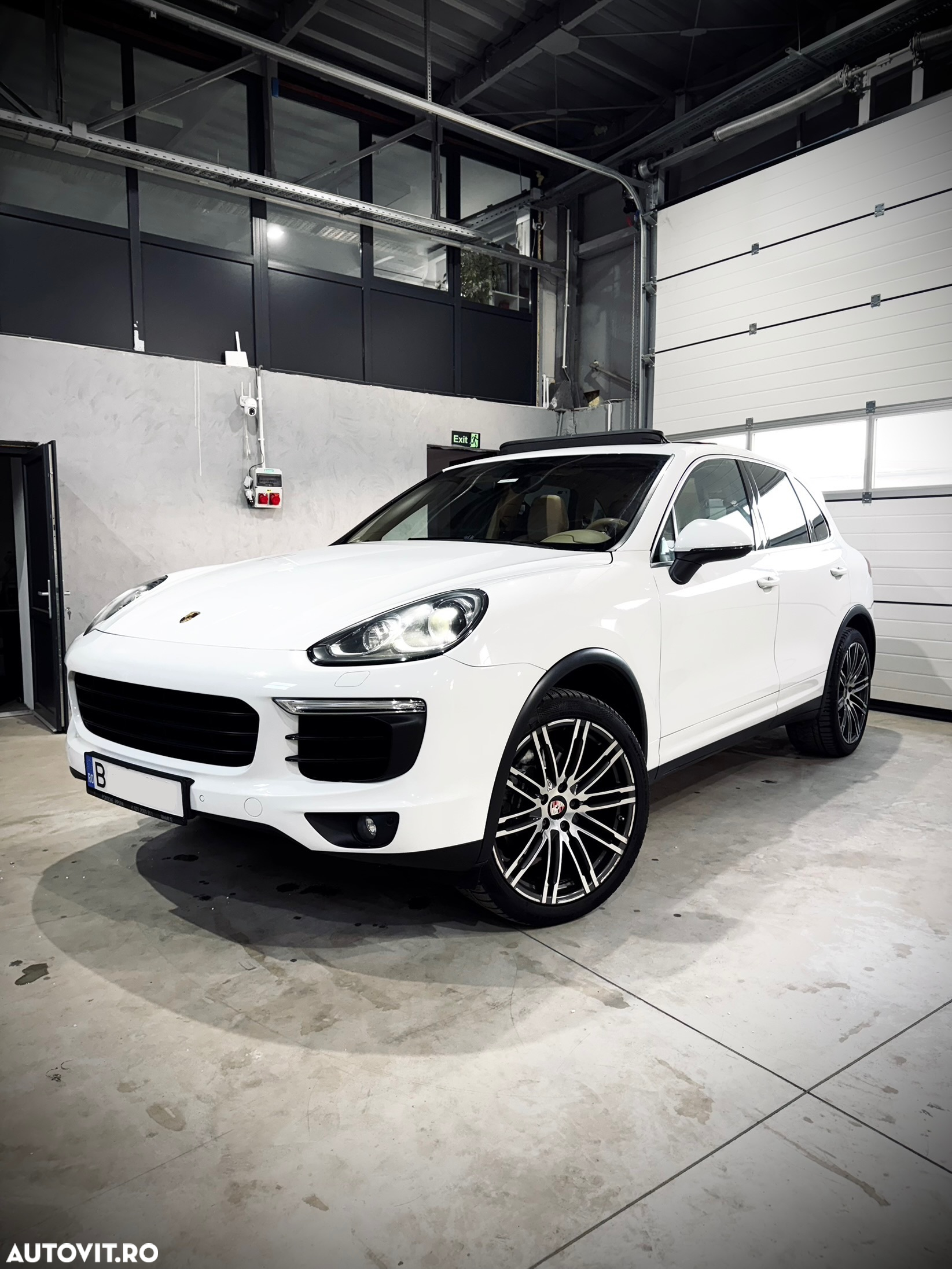 Porsche Cayenne 3.0 L - 2