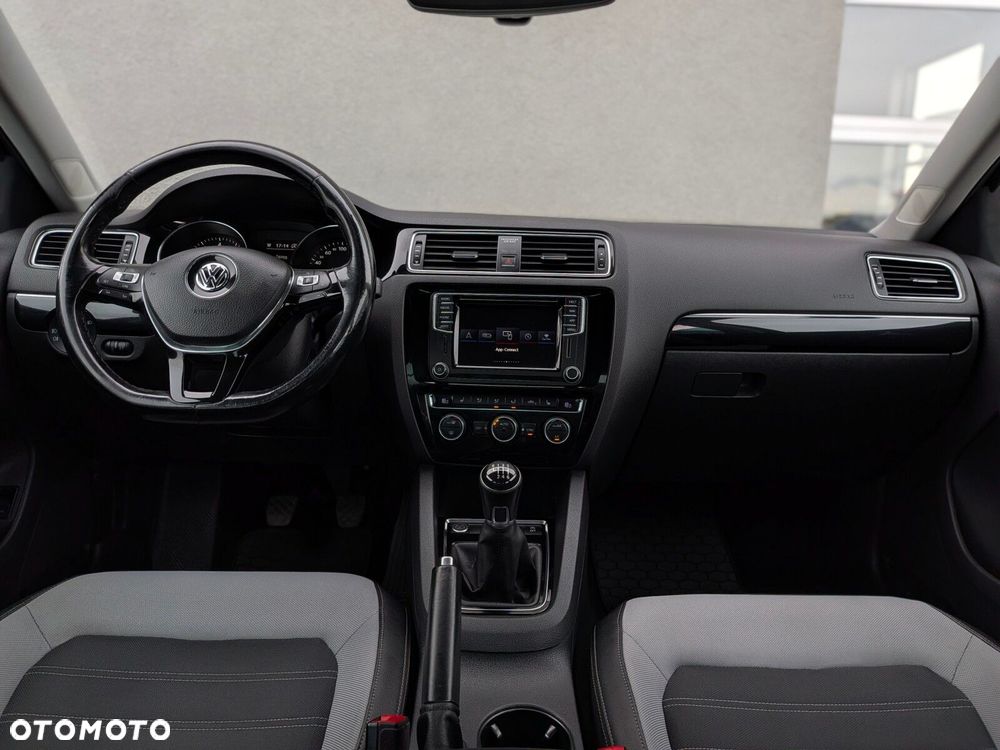 Volkswagen Jetta 1.4 TSI BMT Highline - 17