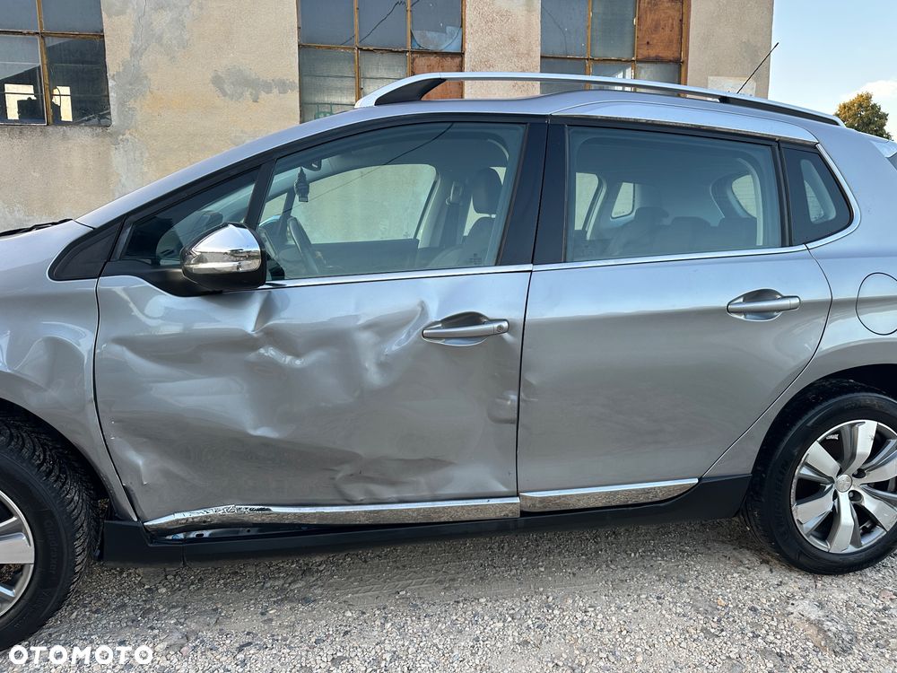 Peugeot 2008 1.2 Pure Tech Allure S&S - 14
