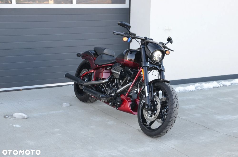 Harley-Davidson Softail Breakout - 19
