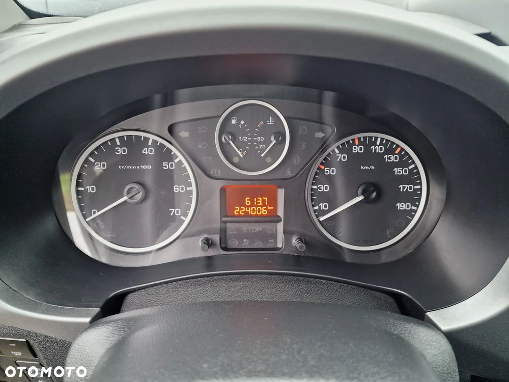 Peugeot Partner 1.6 BlueHDi Outdoor S&S - 19