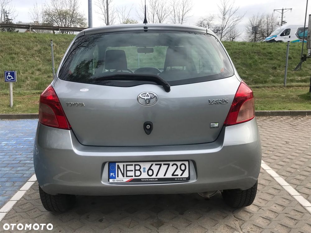 Toyota Yaris 1.0 Terra A/C - 12