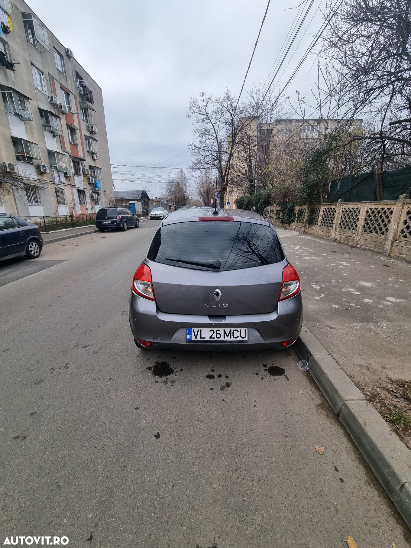 Renault Clio III 1.2 16V Authentique - 6