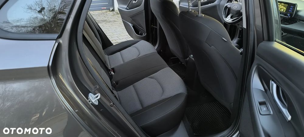 Hyundai i30 blue Kombi 1.6 CRDi Passion - 37