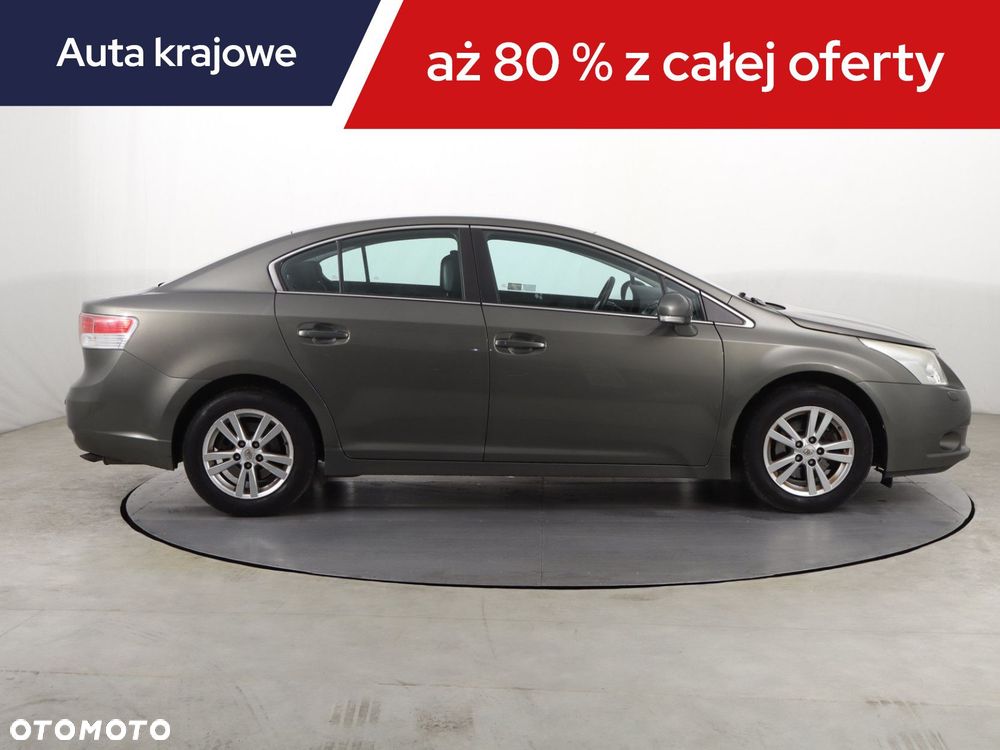 Toyota Avensis - 8