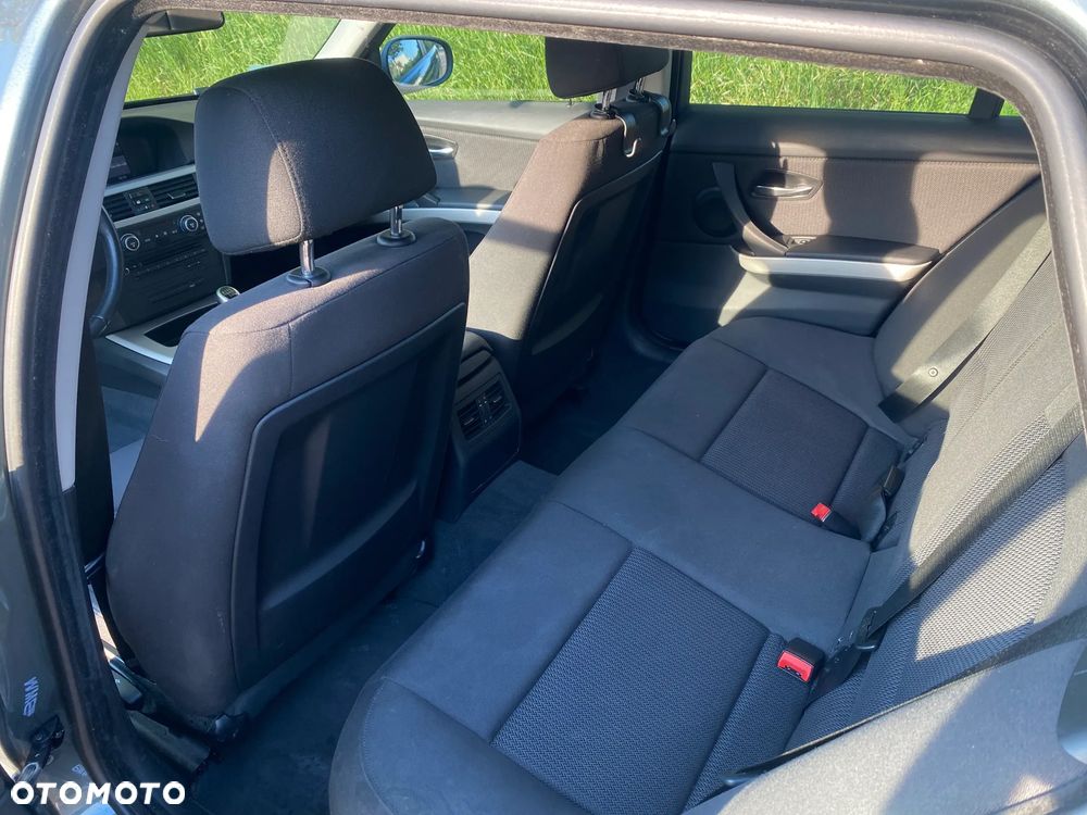 BMW Seria 3 318i - 18
