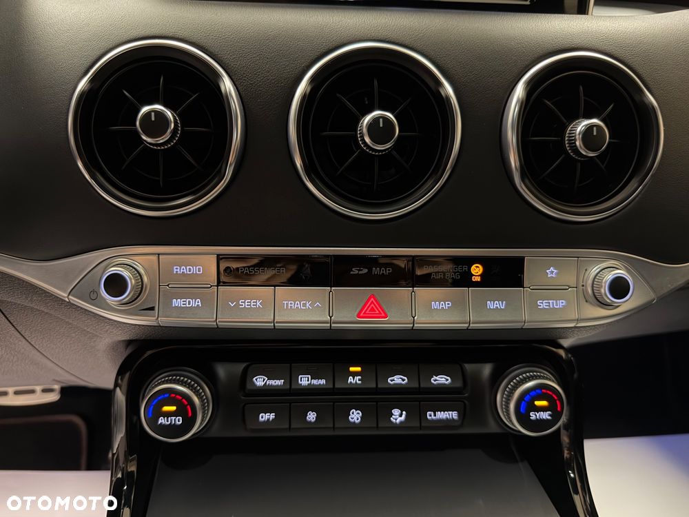 Kia Stinger 3.3 T-GDI V6 GT AWD - 16