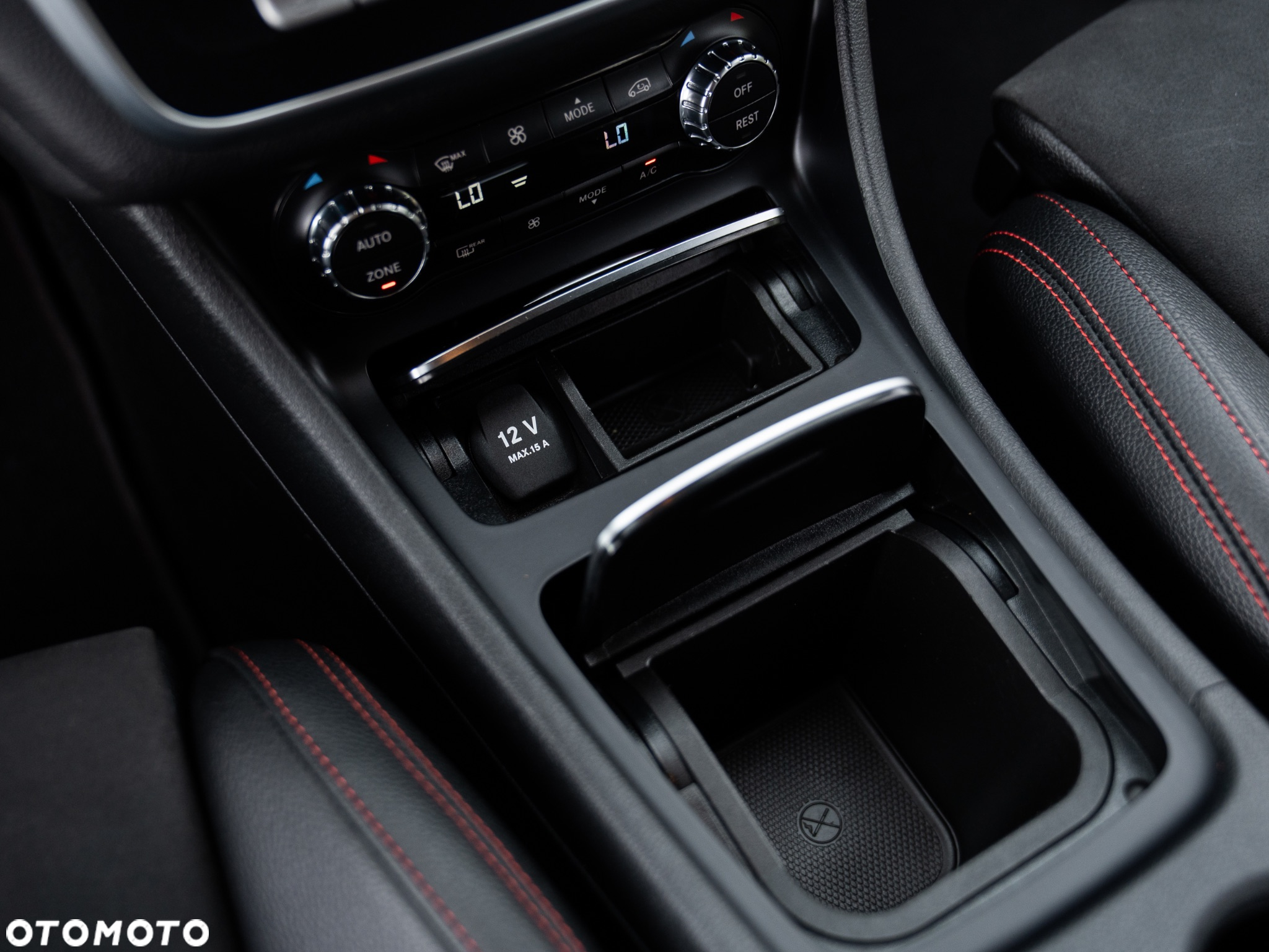 Mercedes-Benz GLA 180 7G-DCT AMG Line - 20
