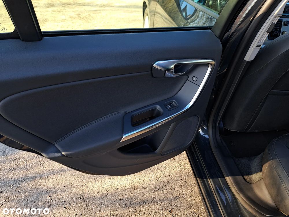 Volvo V60 D3 Kinetic - 17