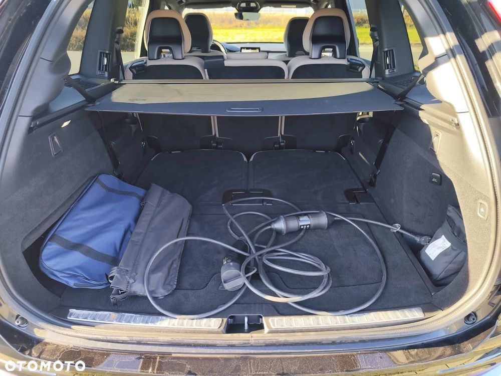 Volvo XC 90 T8 AWD Plug-In Hybrid Plus Bright 7os - 17