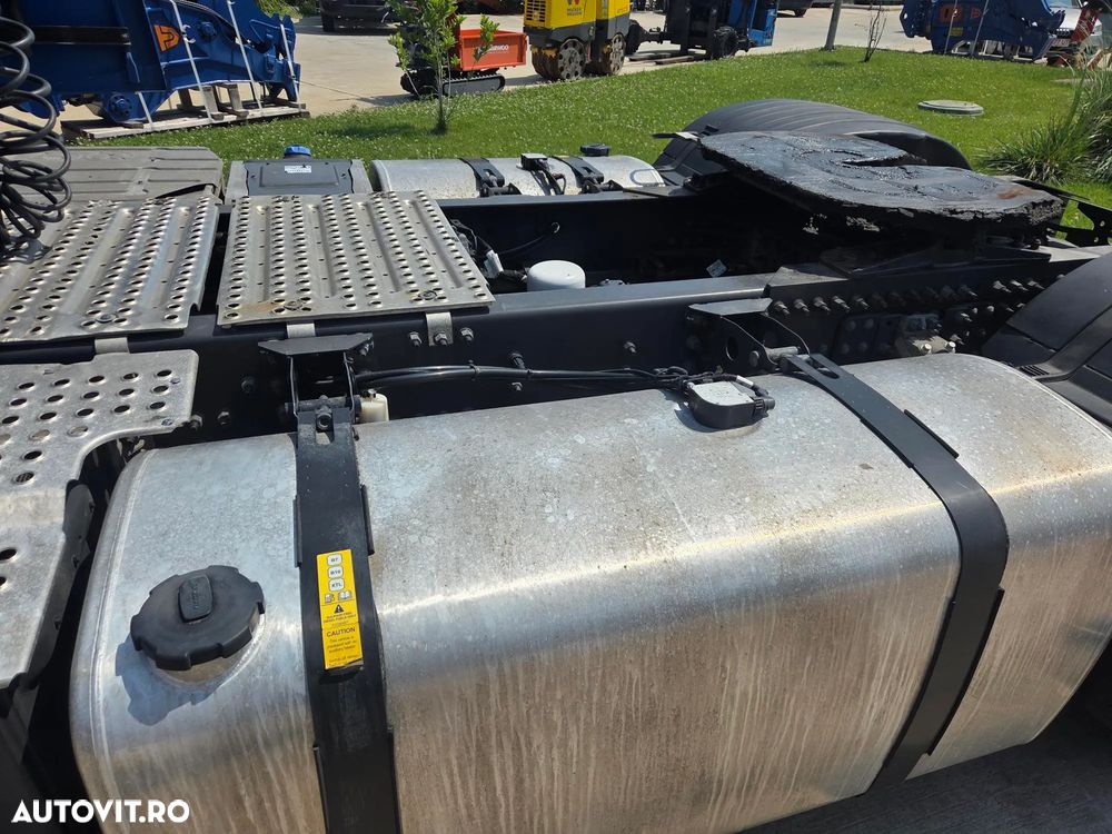 Volvo FH500, euro 6, 2020, 506.819km, cutie automata, 2 rezervoare TOTAL 1.015l, frigider, Aer cond stationare, anv BALON punte fata 90% ok, spoilere cabina, motor 12,7l, rulat doar in GERMANIA, posibilitate leasing 4 ani, PROMOTIE 47.900 EUR+Tva - 15