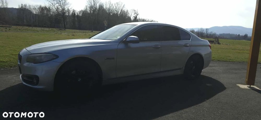 BMW Seria 5 528i Luxury Line - 3