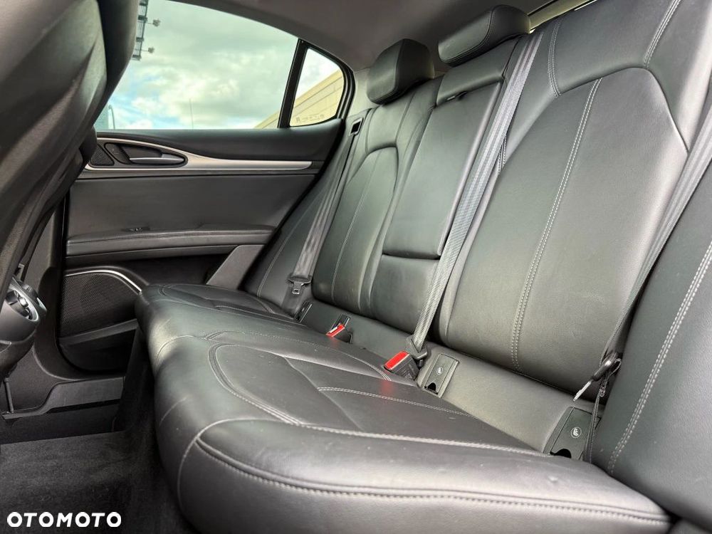 Alfa Romeo Stelvio 2.0 Turbo Q4 - 7