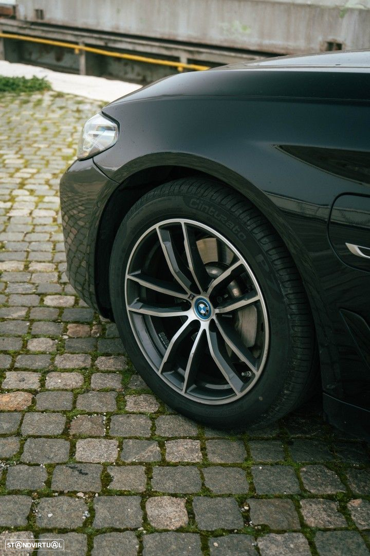 BMW 530 e Pack Desportivo M - 4