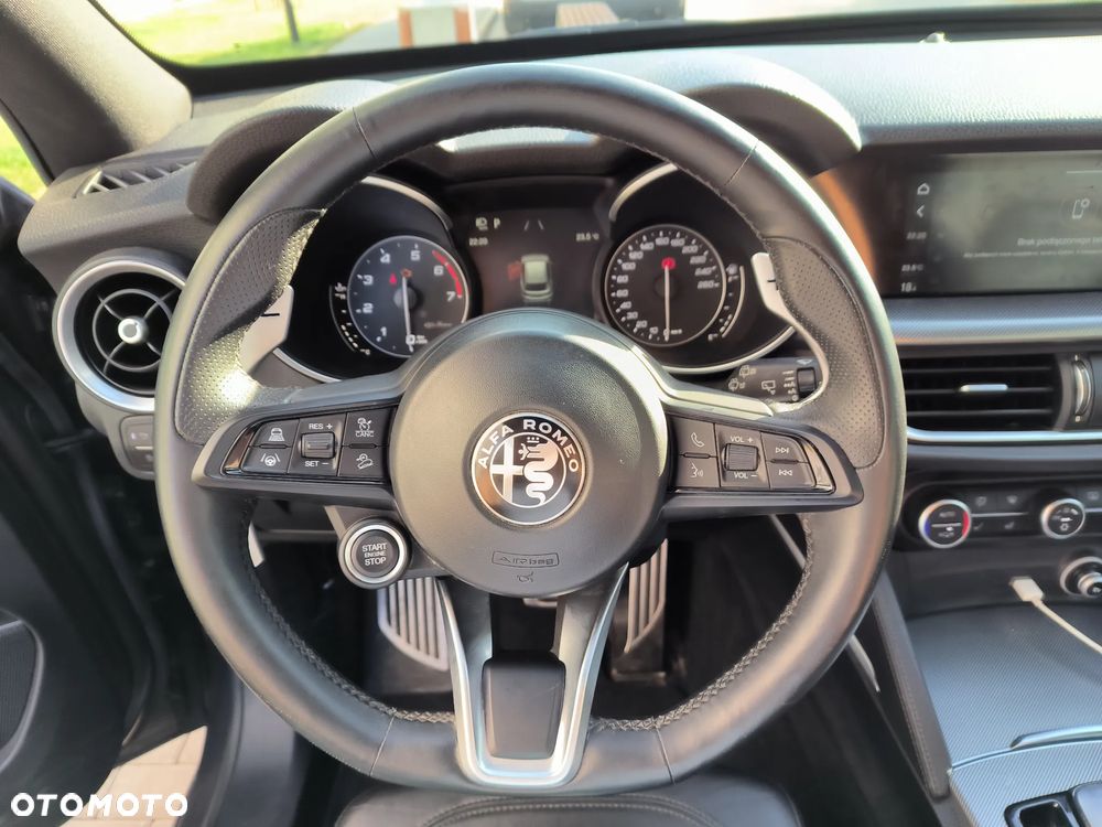 Alfa Romeo Stelvio 2.0 Turbo 16V AT8-Q4 Veloce Ti - 32