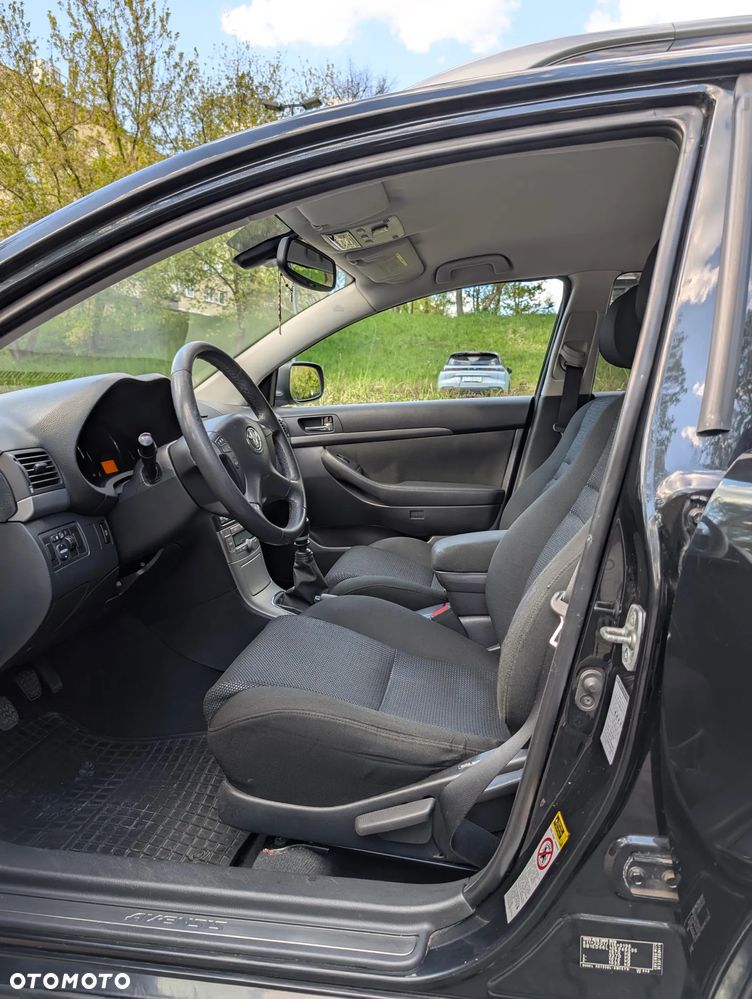 Toyota Avensis 2.0 D-4D Team - 8