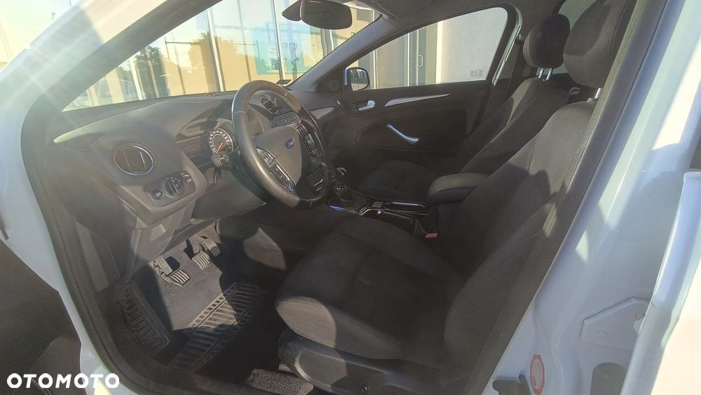 Ford Mondeo - 8