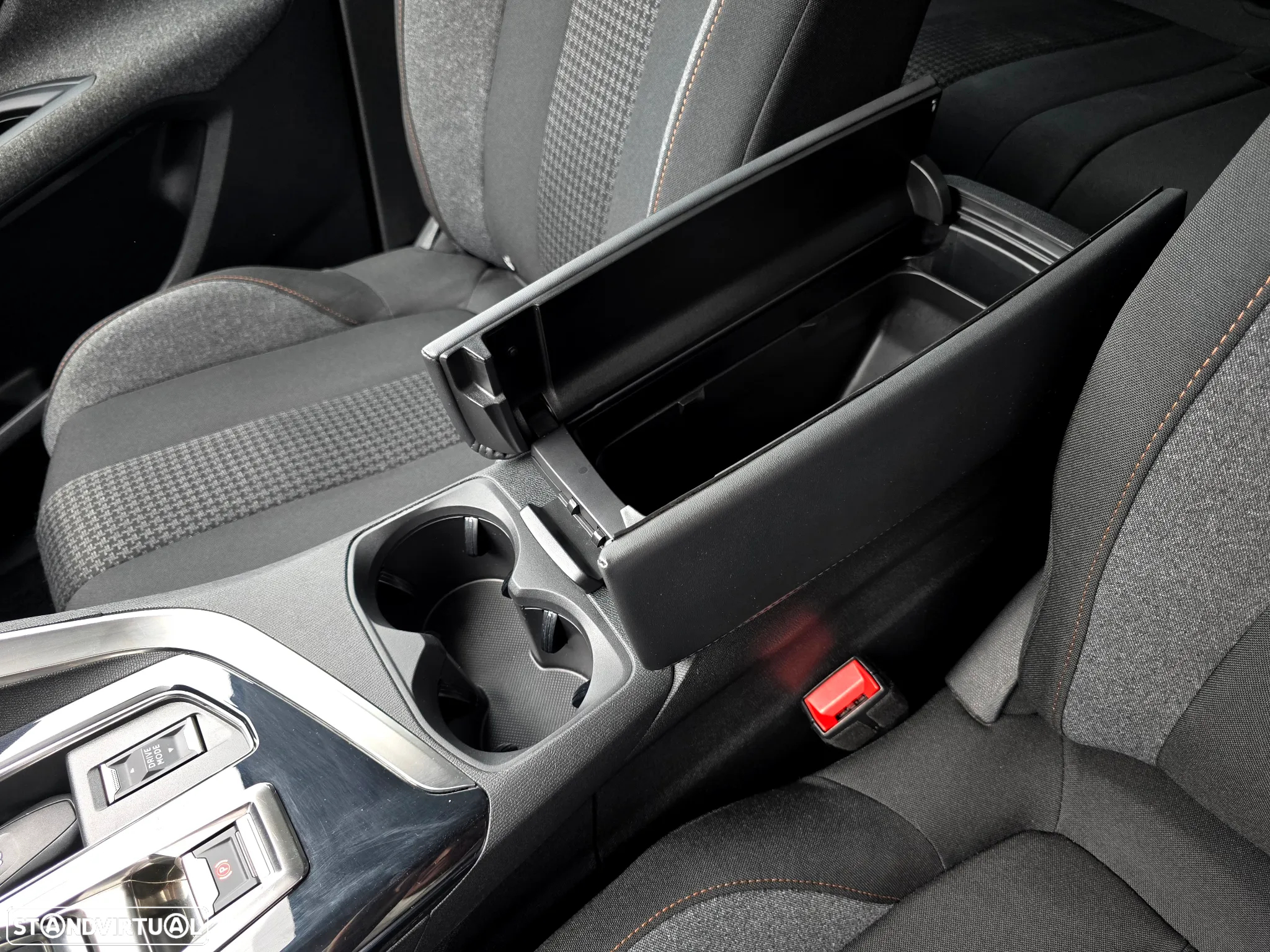 Peugeot 3008 PureTech 130 Stop & Start GPF EAT8 Allure Pack - 23