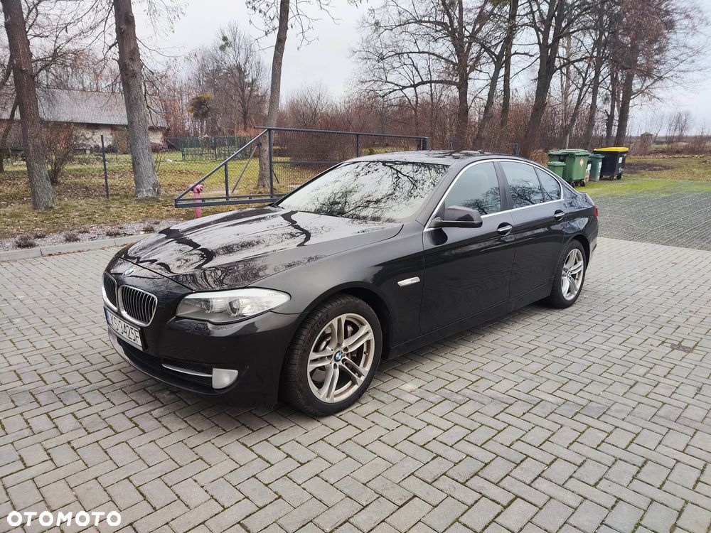 BMW Seria 5 525d xDrive Sport-Aut Luxury Line - 2