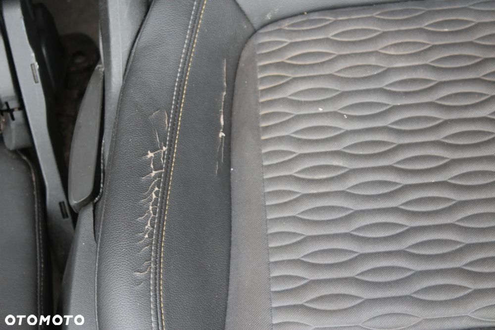 KOMPLET PRZEKŁADKA FOTELE BOCZKI PLASTIKI WYKŁADZINA PASY OPEL ZAFIRA C 7 OSÓB PÓŁSKÓRA - 20
