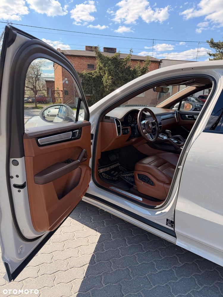 Porsche Cayenne E-Hybrid Platinum Edition - 14