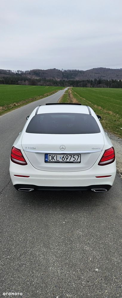 Mercedes-Benz Klasa E 220 d 4Matic 9G-TRONIC AMG Line - 5