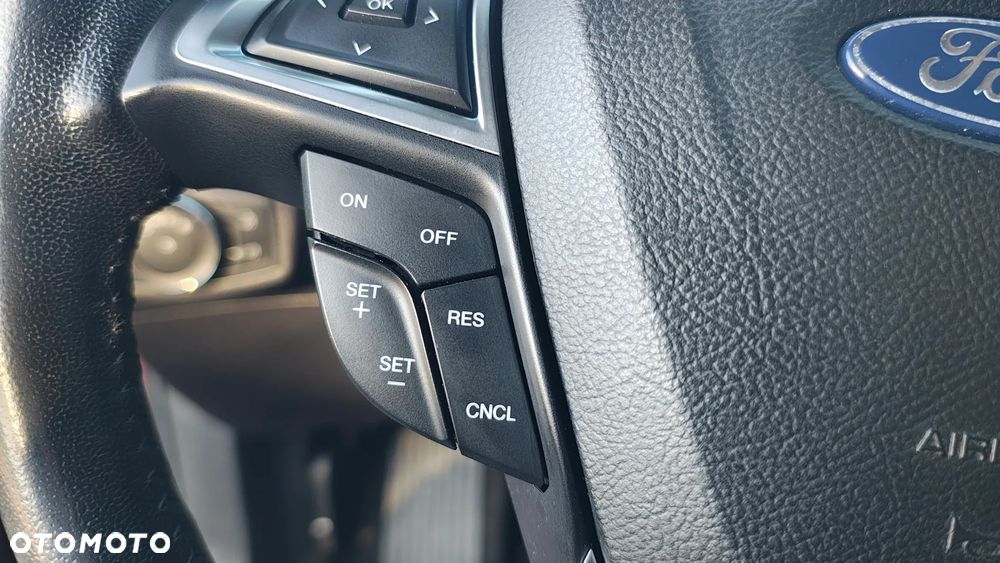 Ford Fusion 2.0 EcoBoost Titanium - 26