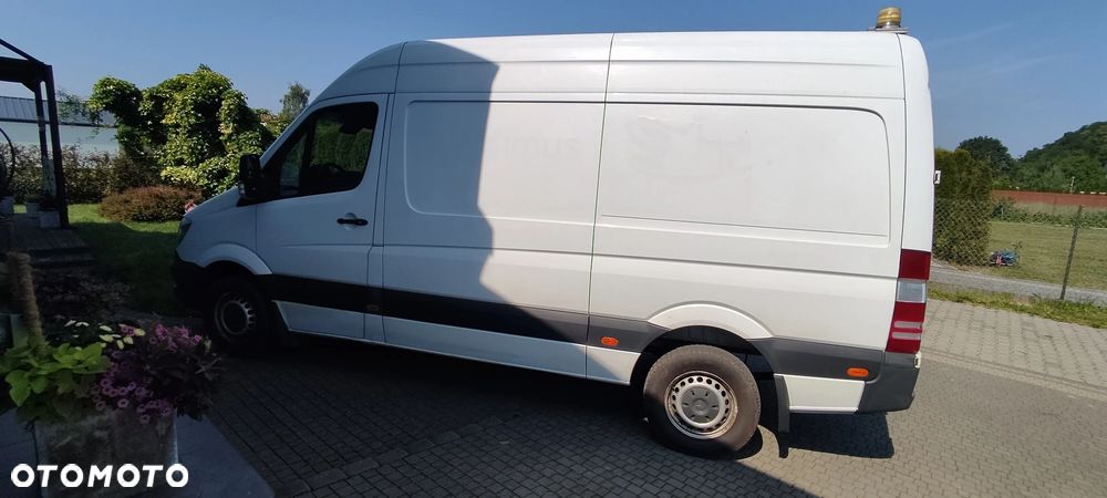Mercedes-Benz Sprinter L2H2 - 24