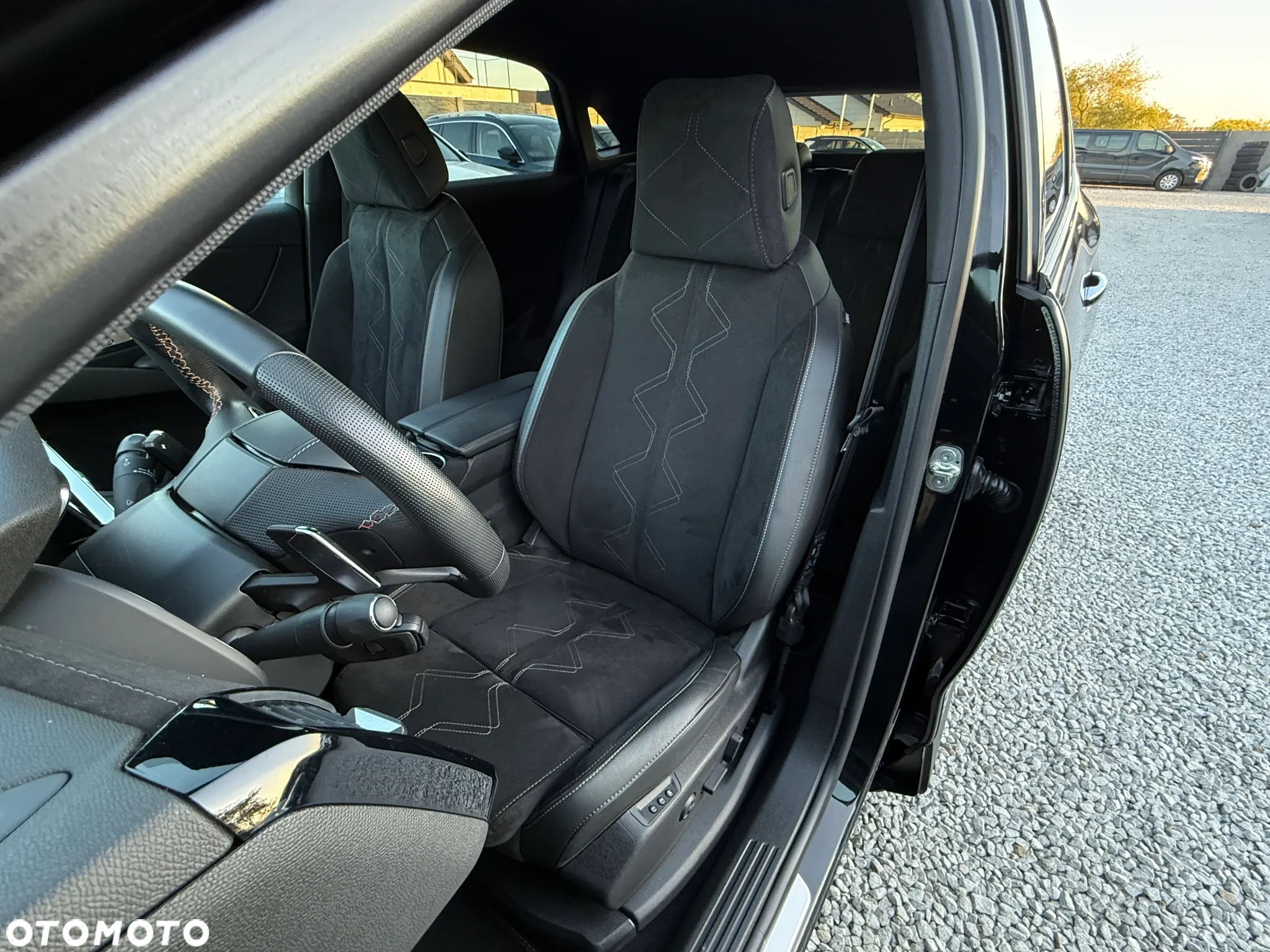 DS Automobiles DS 7 Crossback 1.6 E-Tense Performance Line + - 28