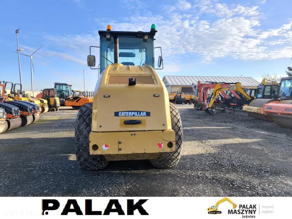 Caterpillar Walec drogowy  CAT CS 64 B , METAL-GUMA  ,2018 rok - 3