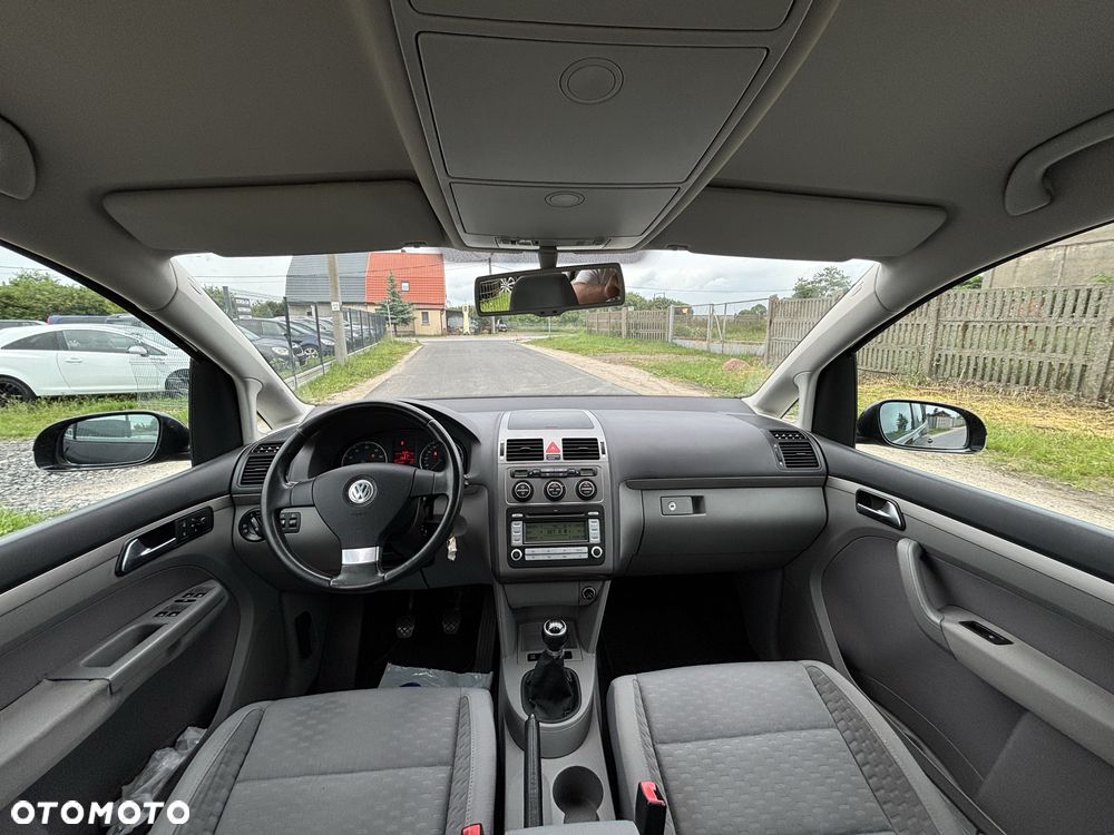 Volkswagen Touran - 6