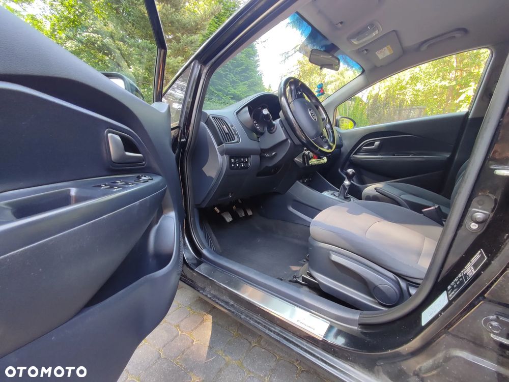 Kia Rio - 11