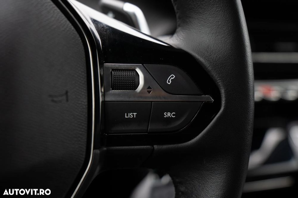 Peugeot 2008 1.2 L PureTech STT EAT8 Allure - 18