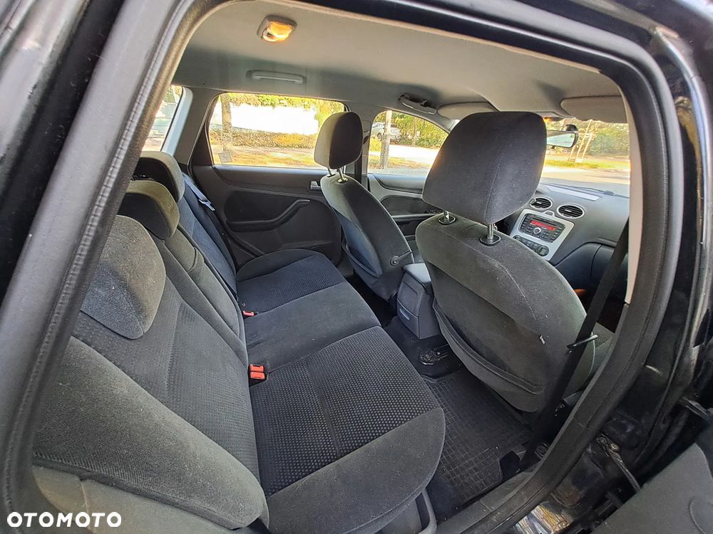 Ford Focus 2.0 Ghia - 4