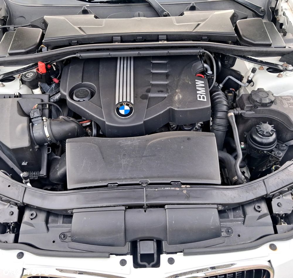BMW Seria 3 318d DPF Edition Lifestyle - 38