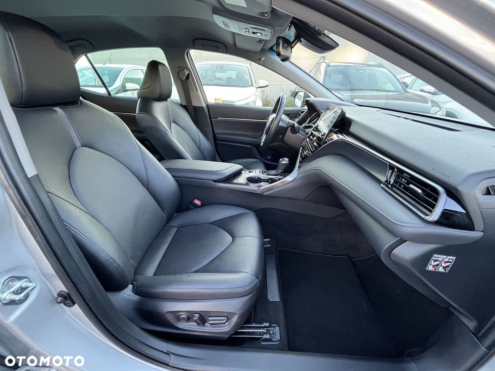 Toyota Camry 2.5 Hybrid Comfort CVT - 27