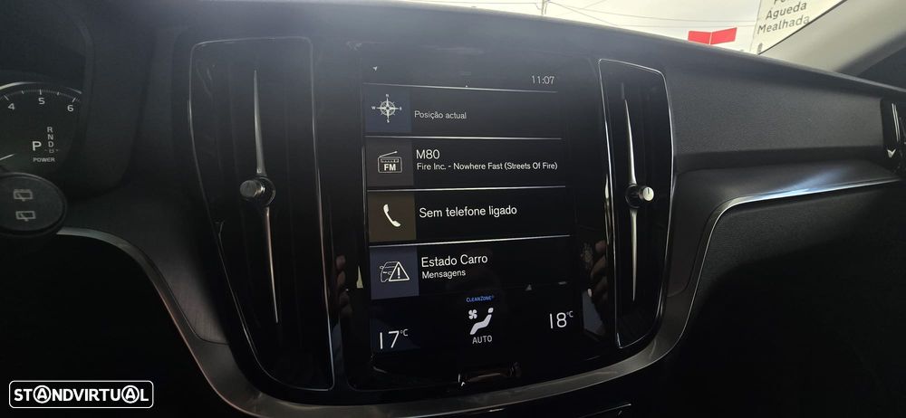 Volvo V60 2.0 T8 AWD TE Momentum Plus - 38