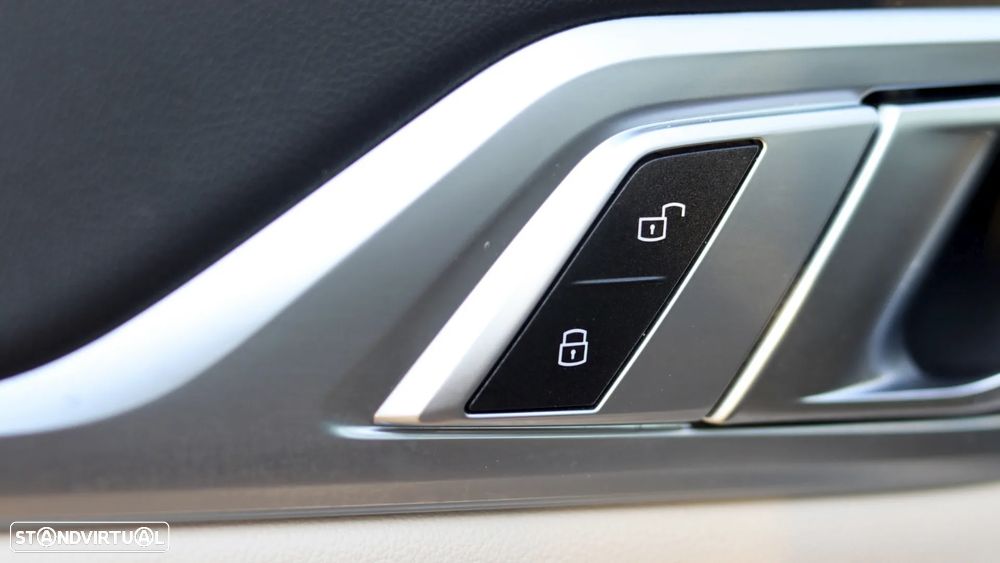 BMW i4 - 12