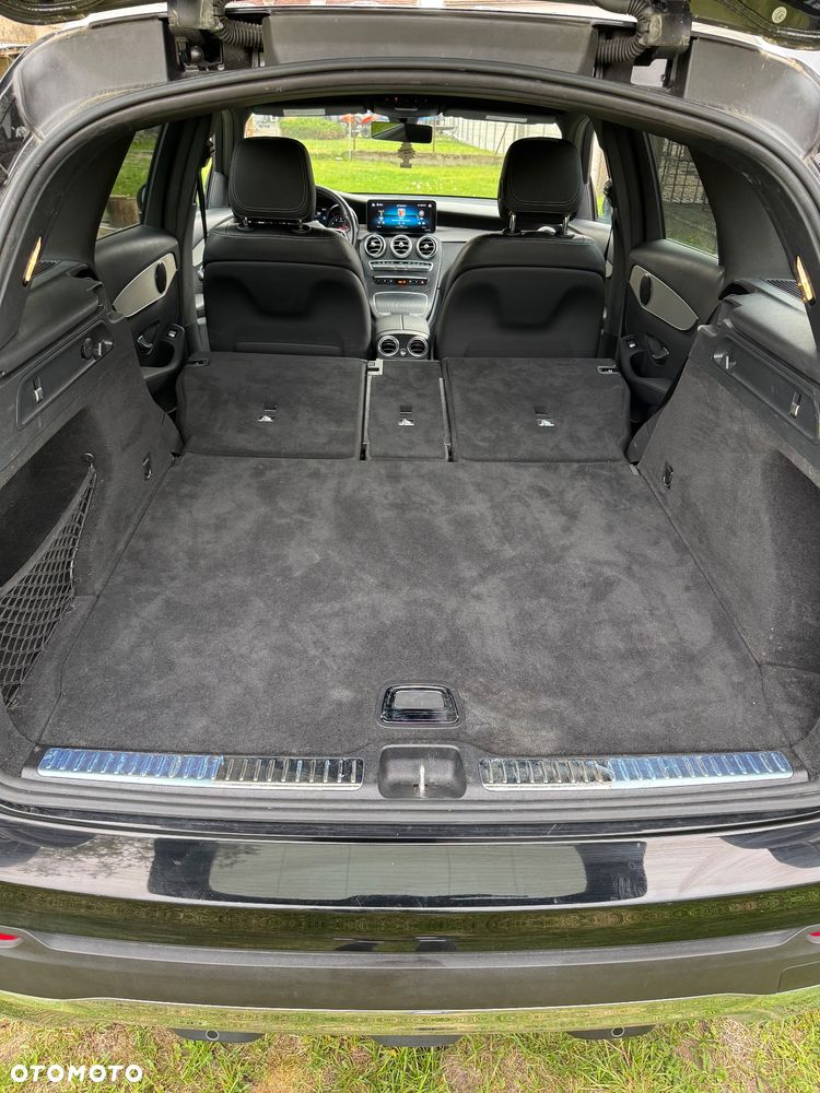Mercedes-Benz GLC 300 4Matic 9G-TRONIC Exclusive - 27