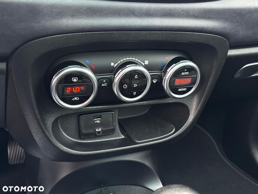 Fiat 500L 1.4 16V Urban Edition - 15