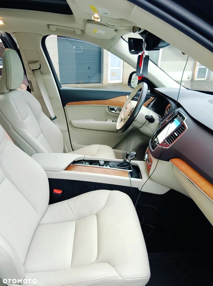 Volvo XC 90 T6 AWD Geartronic Momentum - 26